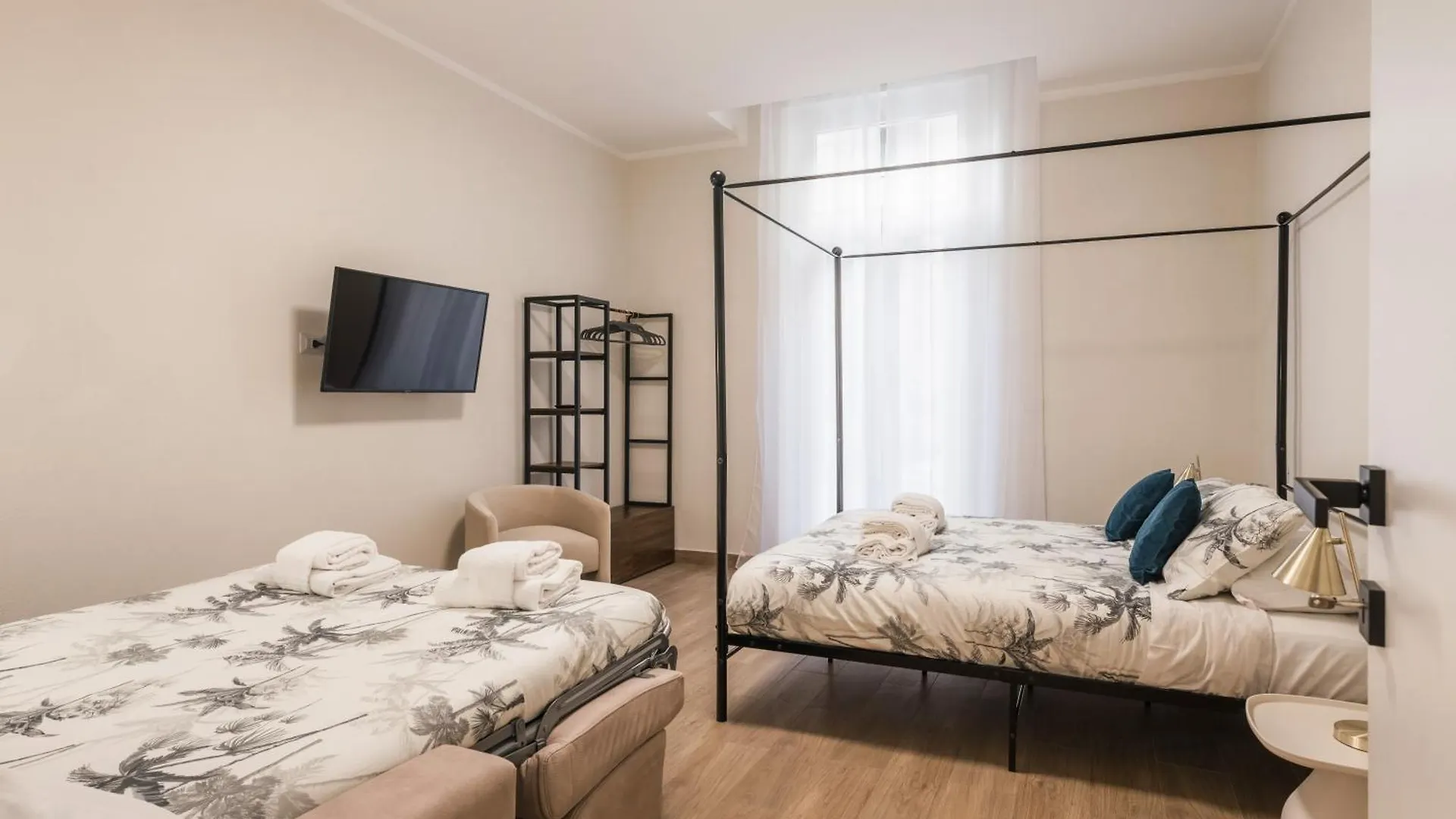 Apartment Appartamento Fino A 17 Persone In Centro A 17 Minuti A Piedi Da Piazza Di Spagna Rome