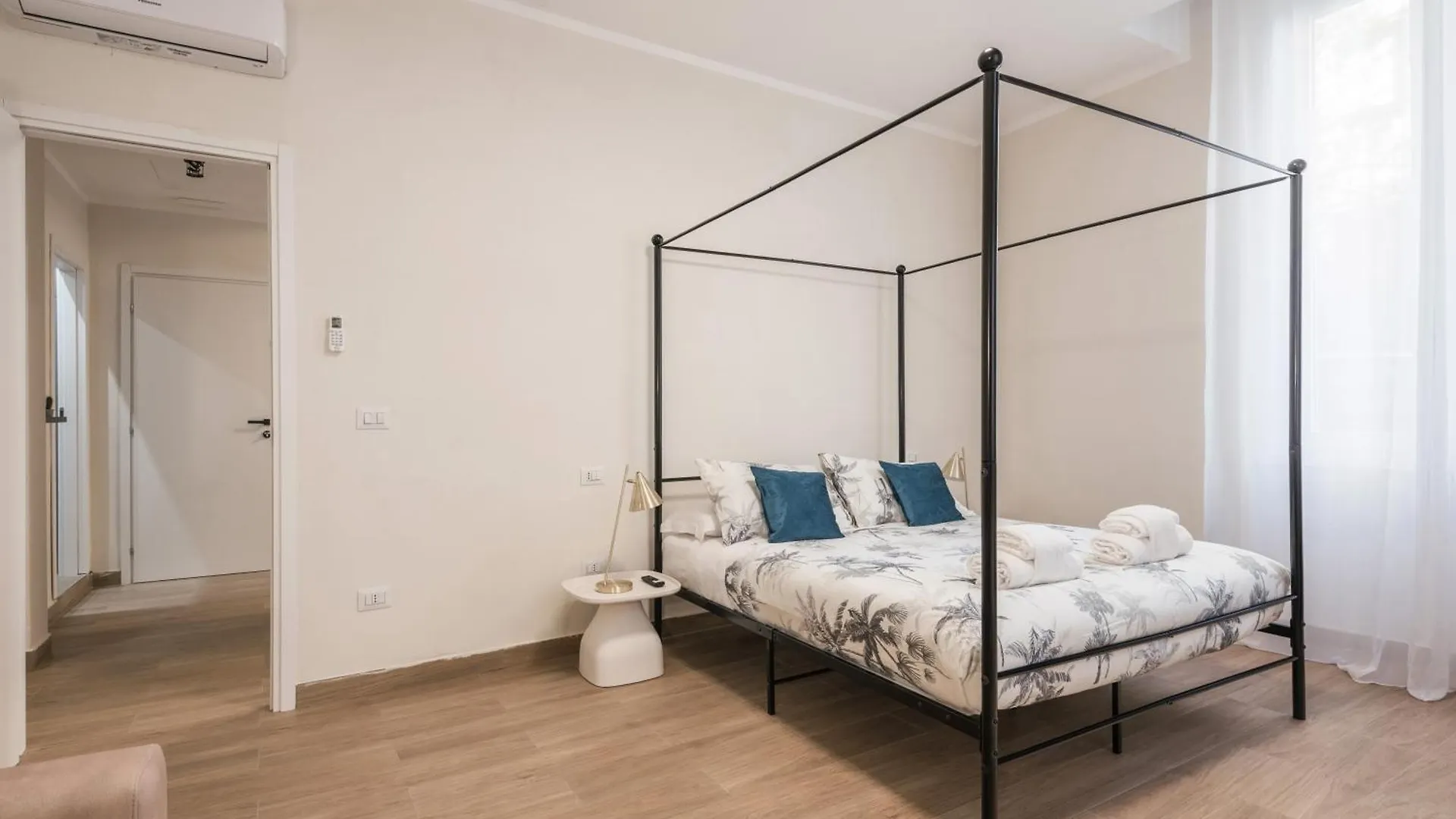 Апартаменты Appartamento Fino A 17 Persone In Centro A 17 Minuti A Piedi Da Piazza Di Spagna Рим Италия