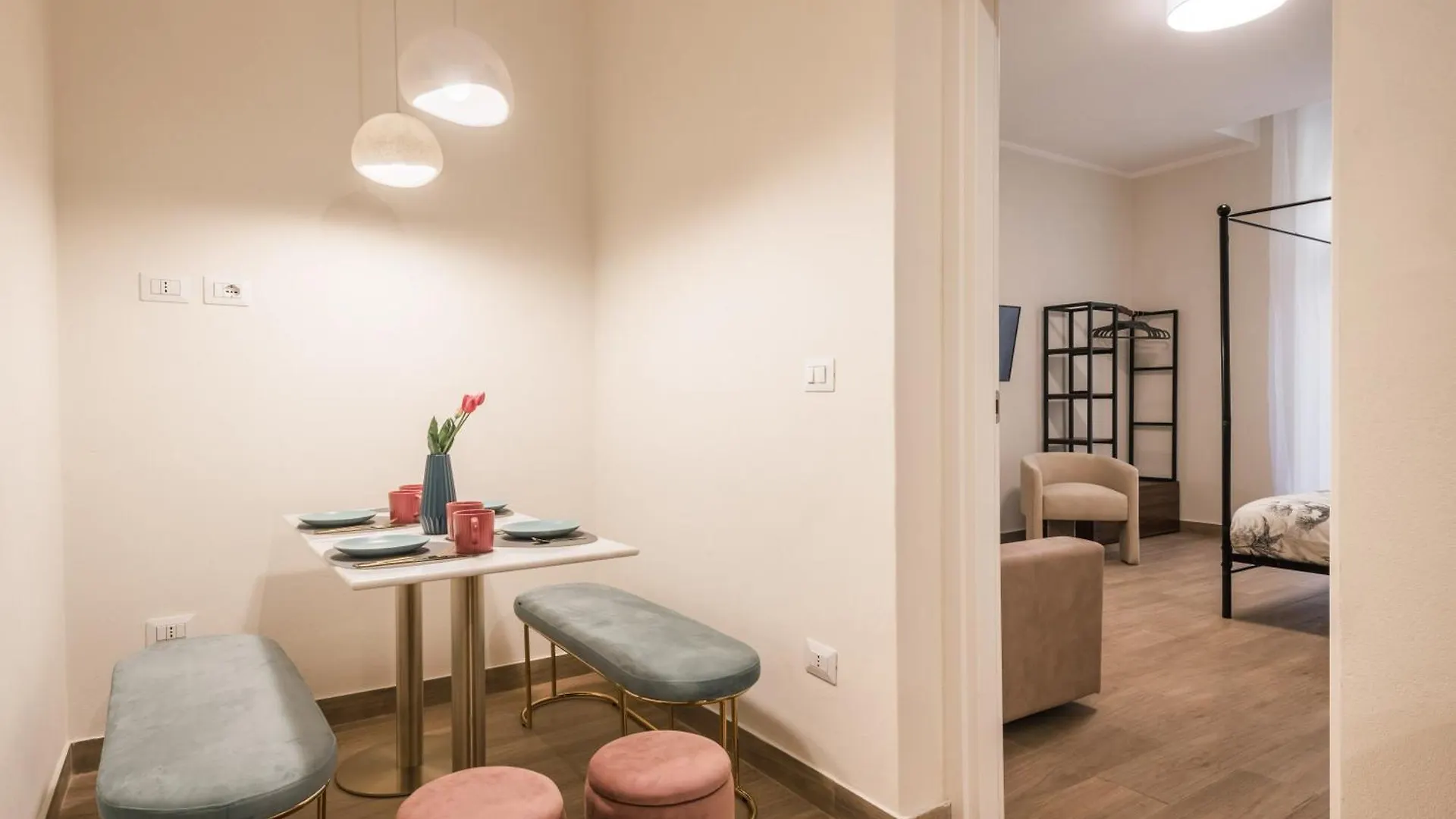 Appartamento Fino A 17 Persone In Centro A 17 Minuti A Piedi Da Piazza Di Spagna Рим Апартаменты