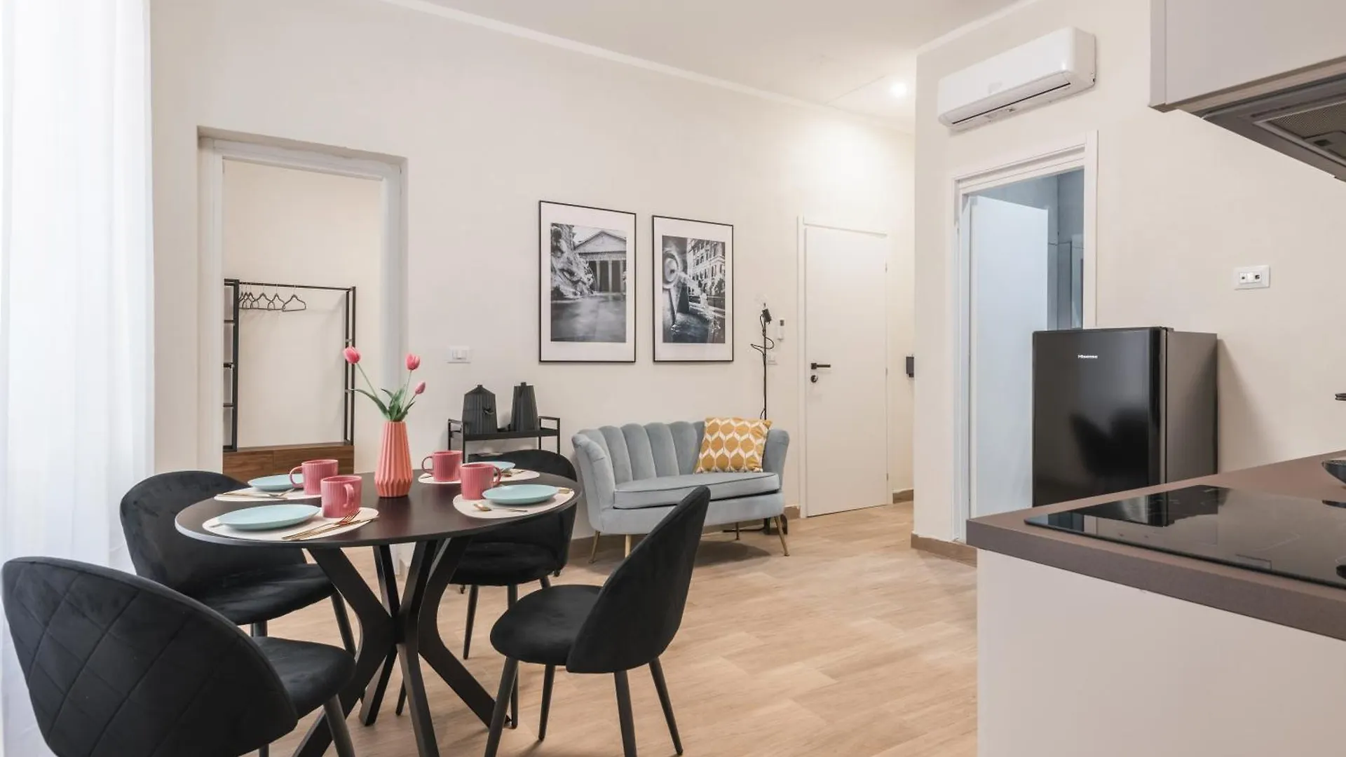 Апартаменты Appartamento Fino A 17 Persone In Centro A 17 Minuti A Piedi Da Piazza Di Spagna Рим