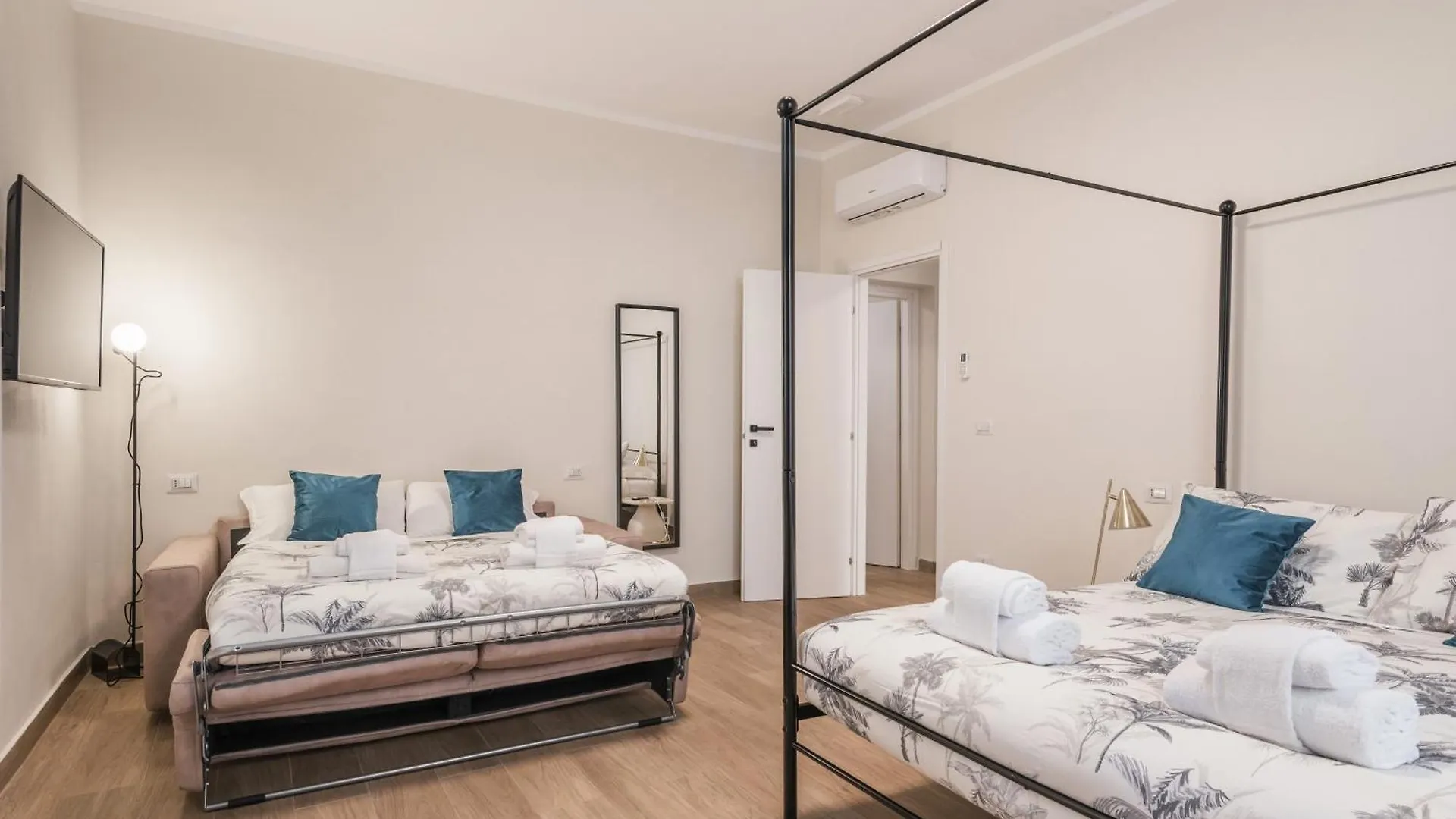 Appartamento Fino A 17 Persone In Centro A 17 Minuti A Piedi Da Piazza Di Spagna Рим Апартаменты