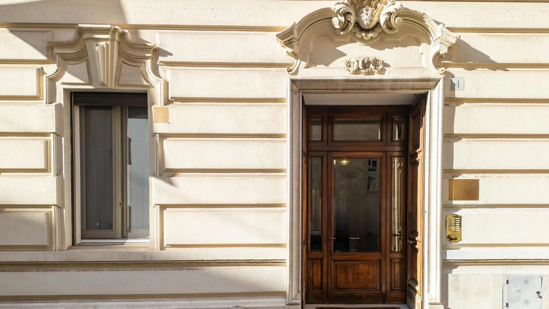 Appartamento Fino A 17 Persone In Centro A 17 Minuti A Piedi Da Piazza Di Spagna Rome Apartment