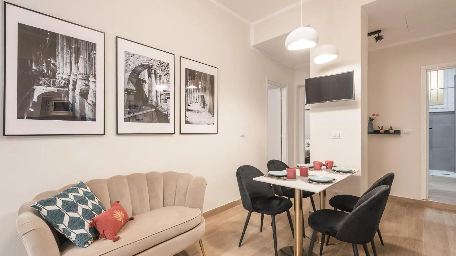 Apartment Appartamento Fino A 17 Persone In Centro A 17 Minuti A Piedi Da Piazza Di Spagna Rome