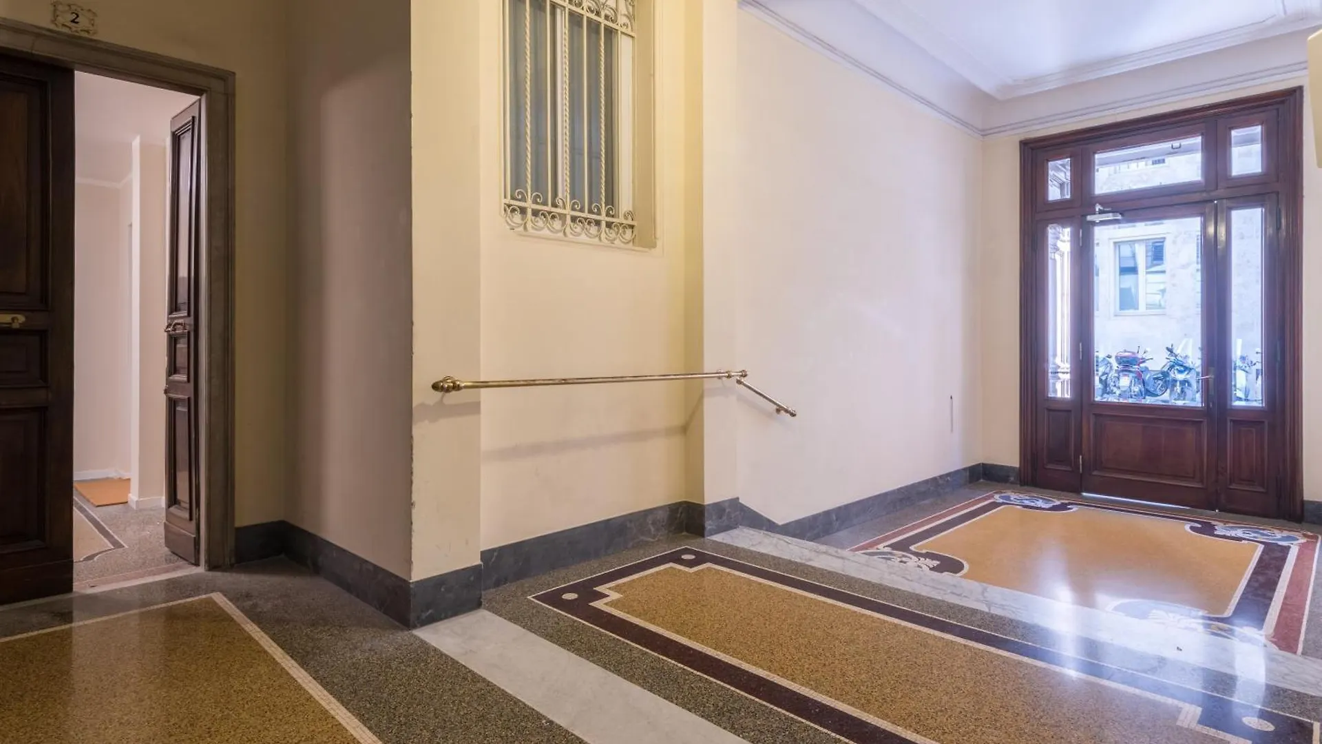 Apartment Appartamento Fino A 17 Persone In Centro A 17 Minuti A Piedi Da Piazza Di Spagna Rome